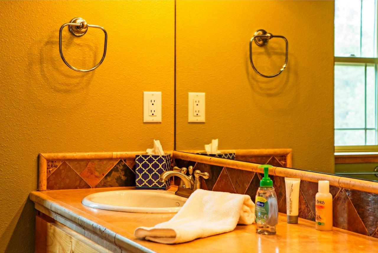 סאות' לייק טאהו 5-Star Luxury Tahoe Cabin! Great Location! Pool Table!Darts! Poker! Ping Pong! Games! מראה חיצוני תמונה